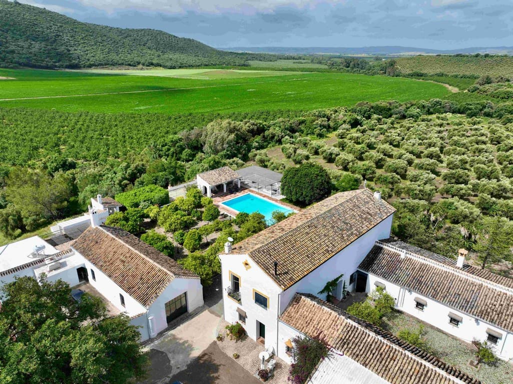 Cortijo del SXVIII sierra de grazalema en venta a vista del aire