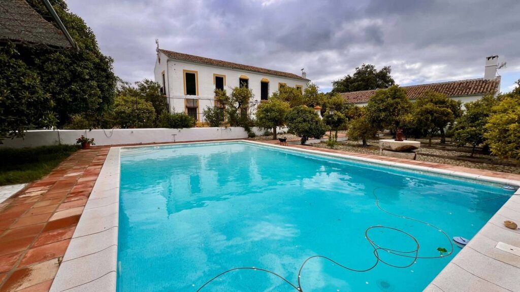 Cortijo del SXVIII sierra de grazalema en venta zona de descanso