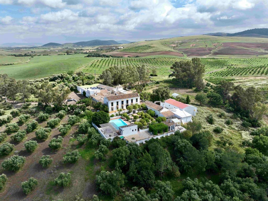 Cortijo del SXVIII sierra de grazalema en venta