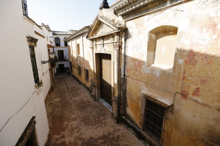Una magnífica casa con patio y jardín en pleno centro de Sevilla